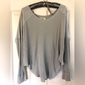Long sleeve aritzia golden tna pull over
